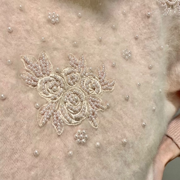 Vintage Cropped Beaded Pearl Sweater - Picture 5 of 9